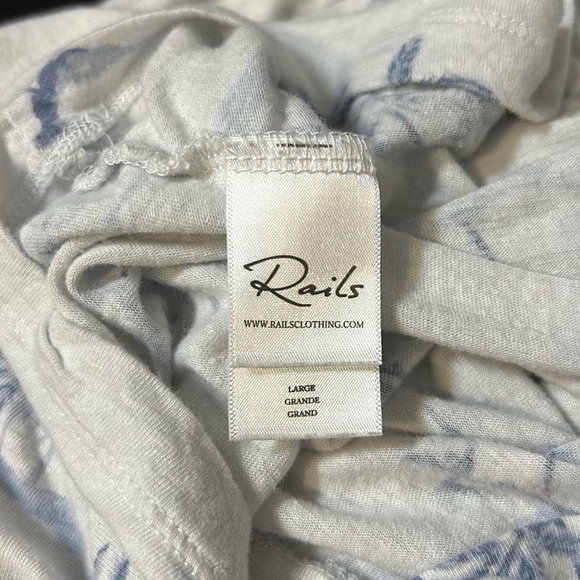 RAILS The Cara Vneck Blue Hawaii Tshirt Palm Tree White Blue Sz L - Picture 8 of 12